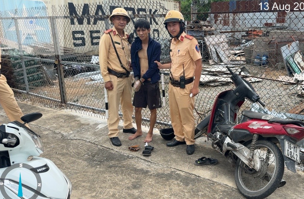 Đội CSGT-TT, CAQ Kiến An: Tóm gọn đối tượng tàng trữ trái phép chất ma tuý